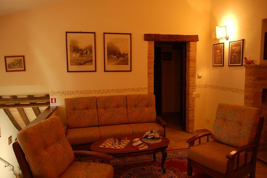 Agriturismo Casale Dei Frontini San Terenziano Exterior foto